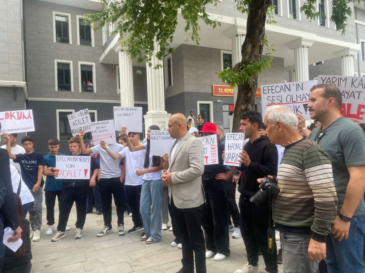 Köyceğiz’de Adalet Yürüyüşü: Acılı Anne Feryat Etti “Benim Oğlumu Aldılar, Beni de Alın” 5